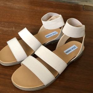 BRAND NEW Steve Madden sandals